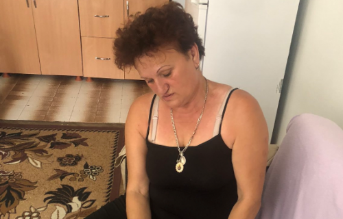 Obezbeđeni LEKOVI za Dragicu Gašić:  Evo u kakvom je stanju nakon što su joj OBILI stan u Đakovici (FOTO)
