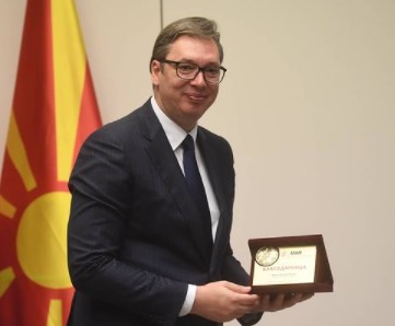 Vučić u Skoplju: Predsednik dobio ZAHVALNICU za pruženu pomoć u vakcinaciji (VIDEO)