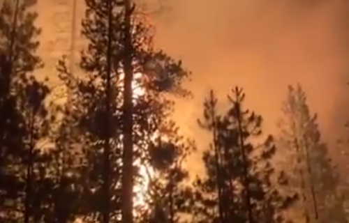 U Oregonu do sad NAJVEĆI požar u SAD: Vlasti strahuju da može da se spoji sa još jednom BUKTINJOM (VIDEO)