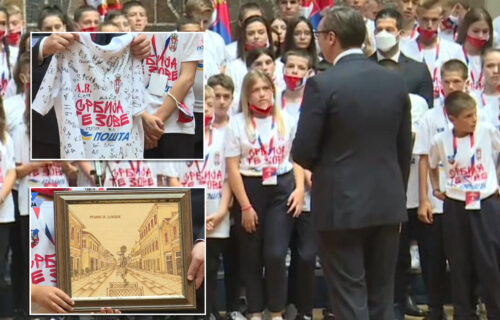 Predsednik Vučić od mladih sportista dobio lepe POKLONE: Hvala vam, divna deco! (FOTO)