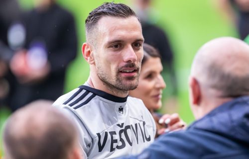 Zbog žene ostao bez kluba, pa pronašao novi angažman: Potpisao bivši fudbaler Crvene zvezde (VIDEO)