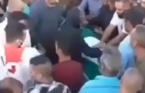 Šokantne scene sa groblja: Grobari sve pripremili za sahranu, a onda je pokojnik počeo da se TRZA (VIDEO)