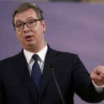 Predsedniku Vučiću uručena POZIVNICA za ustoličenje mitropolita Joanikija