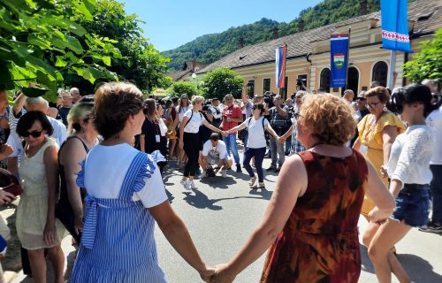 Crnogorci i Kinezi ODUŠEVLJENI Gučom! Počelo veselje, a ove mere MORAJU da se poštuju (FOTO)