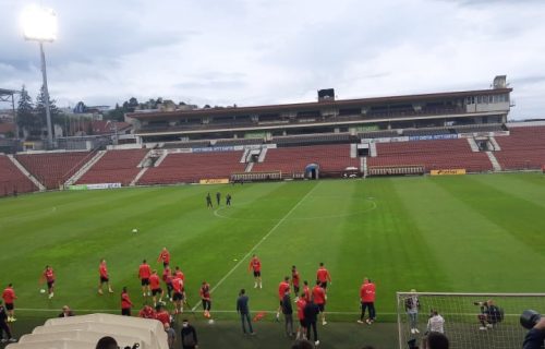 Objektiv na Zvezdinom treningu: Sve oči uprte u dvojicu fudbalera crveno-belih (VIDEO)