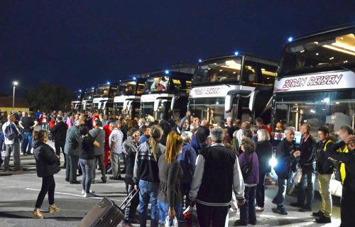 Hiljadu poljoprivrednika iz Srbije STIGLO u Paraliju - Palma: "Želim im koristan BORAVAK" (FOTO)