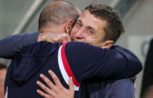 Emotivan susret fudbalskih majstora: Saša Ilić i Dejan Stanković u zagrljaju koji je oduševio Srbiju!