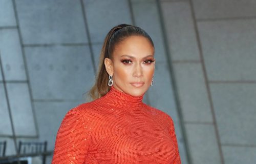 J.LO kakvu do sada nismo videli: U PIDŽAMI i bez šminke pokazala svoje KULINARSKE veštine (VIDEO)