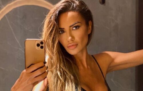 Bivša modelsica se SKINULA i pokazala IZVAJANO telo: Sindi i u petoj deceniji neverovatna (FOTO)