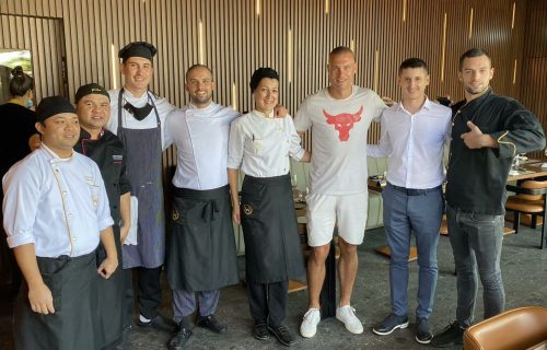 Nemanja Vidić sa porodicom uživao u beogradskom restoranu W Sushi