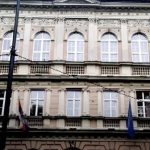 Maturanti Zemunske gimnazije izašli iz fizičke blokade zgrade