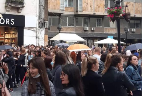 Kakav DOČEK u centru Beograda: Turski glumac napravio POMETNJU, okupio se veliki broj građana (VIDEO)