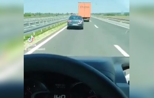 NEVEROVATAN snimak na srpskom auto-putu: Kamion JURI kao metak, vozi oko 150 kilometra na sat (VIDEO)