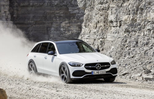 Kroz pustinju i prašumu: Mercedes predstavio novu C-Klasu All-Terrain (VIDEO)