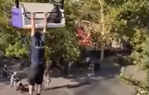 Muškarac visio u zabavnom parku sa 50 metara visine: Niko ne zna kako je tu dospeo (VIDEO)