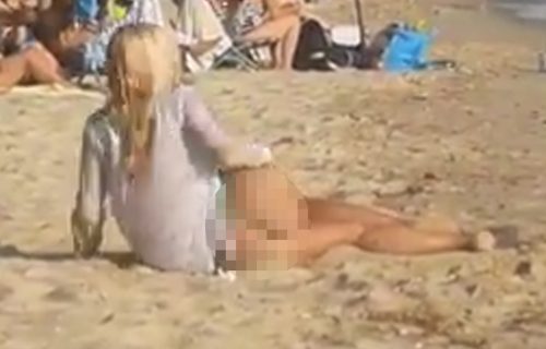 "Ivane, šta to radiš?!": Mladić snimao zgodnu PLAVUŠU na plaži, a onda se ŽENA umešala (VIDEO)