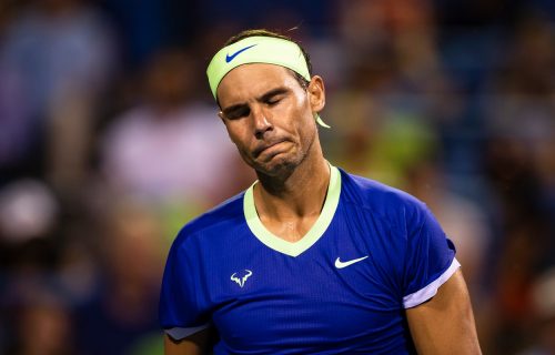 Nadal uz alkohol leči probleme: Slika je odmah obišla svet, a zamislite šta bi pričali da to Novak uradi?