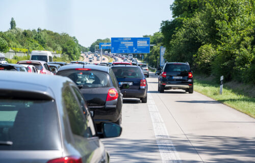 Vozači UPORNO rade ovo na auto-putu, a kazne su PAPRENE: Sudija će vam oprostiti samo u jednom slučaju