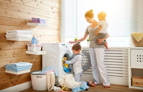 Motivacija je pola posla: Kako da dete ubedite da vam pomogne u kućnim poslovima