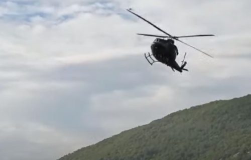 Dočekani APLAUZOM uz crkvena zvona: Pogledajte kako su patrijarh i mitropolit SLETELI na Cetinje (VIDEO)