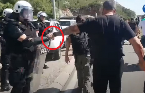 Krivokapićeva i Dritanova policija uz komite: Spustili štitove, POZDRAVLJAJU i GRLE huligane (VIDEO)