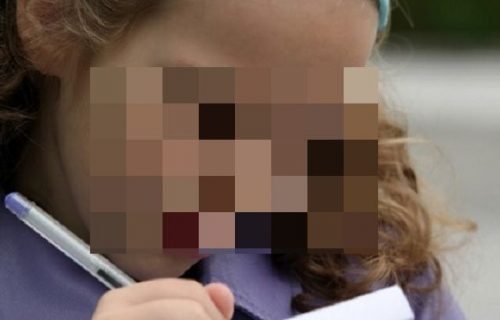 "Debeo je, lenj i SMRDI": Devojčica (5) napisala pesmicu o ocu, svi popadali od smeha