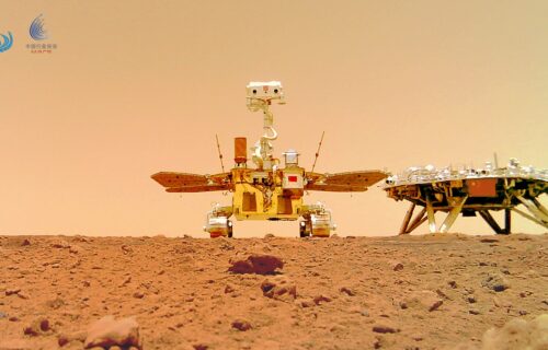 Slučajnost ili VANZEMALJCI: Snimci NASA sa Marsa podelili internet (FOTO)