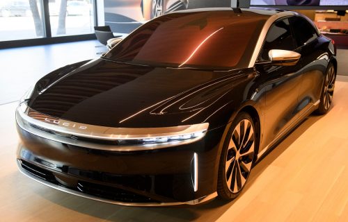 Prvi Lucid Air izašao sa trake: Električna limuzina "prešišala" Teslu u jednoj kategoriji (VIDEO)