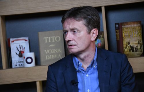 Darko Glišić reagovao na GNUSNE psovke upućene majci predsednika Vučića: "Sram bilo i tebe i tvog GAZDU"