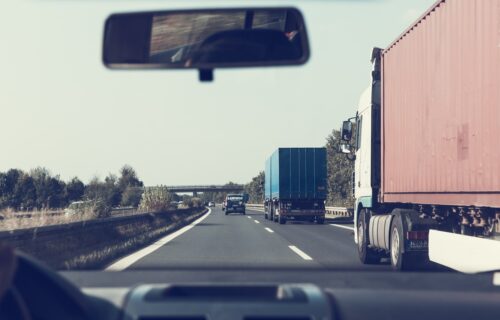 VAŽNO! Stručnjaci objašnjavaju kako da reagujete ako se nađete u kontra smeru na auto-putu