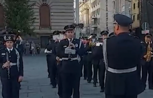 "Tamo daleko" se ORILO Beogradom: U čast slavnih predaka orkestar VELIČANSTVENO izveo pesmu