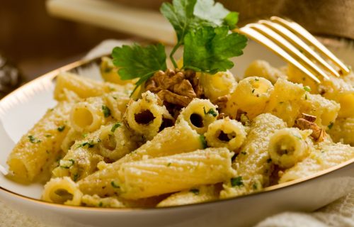 Večera gotova za 10 minuta: Testenina na ITALIJANSKI način sa slatkom pavlakom i limunom (RECEPT)
