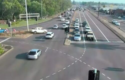 Čudo u Australiji! Izgubila kontrolu nad kolima i presekla DEVET traka bez sudara (VIDEO)