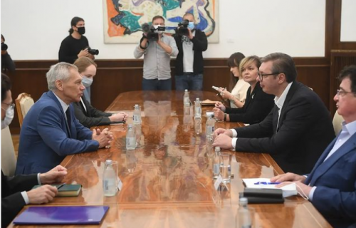 Predsednik Vučić se sastao sa ambasadorom Ruske Federacije Aleksandrom Bocan - Harčenkom (FOTO)