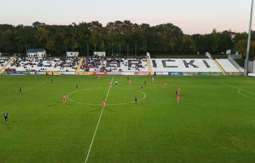 Legende Zvezde gledaju nove nade: Lepe scene na meču omladinske Lige šampiona! (FOTO)