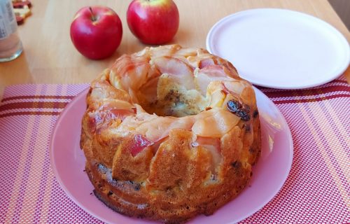 Bolji od torte, sočniji od baklave: Super ukusan kolač sa jabukama i suvim grožđem (RECEPT+VIDEO)
