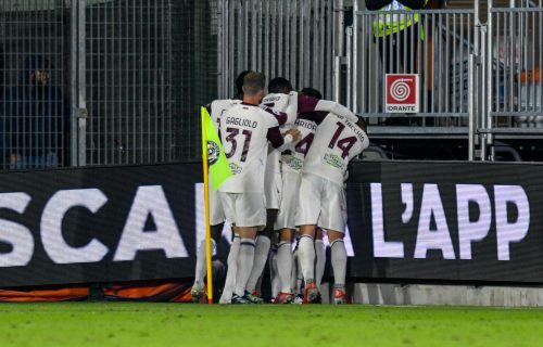 Ludnica u Veneciji: Skjavone predao fener Kaljariju u velikoj pobedi Salernitane (VIDEO)