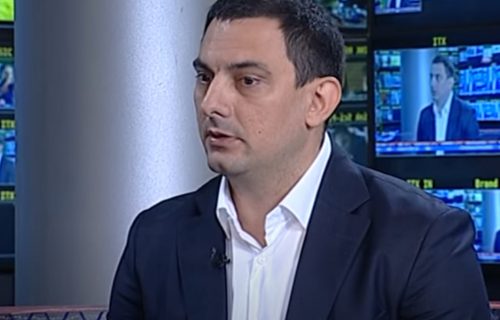 Detalji NAPADA na glavnog urednika Srpskog telegrafa: Pretrčao na crveno, pa UDARIO Lađevića i pretio mu