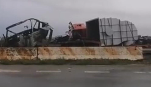 Teška SAOBRAĆAJKA kod Ostružnice: Sudar dva kamiona, vozila se zapalila, nastao opšti kolaps (FOTO)