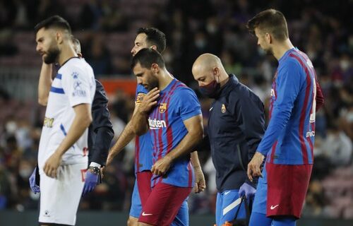 Užasne scene u Barseloni: Aguero se držao za grudi, pa se srušio na travu! (VIDEO)