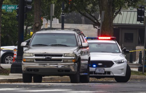 Okončana drama u SAD: Policija uhapsila vozača ispred Vrhovnog suda