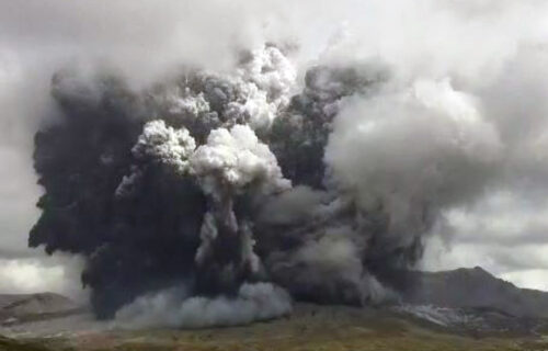 Erupcija vulkana u Japanu, izdato UPOZORENJE: Izbacio pepeo na visinu od 3.500 metara (FOTO)