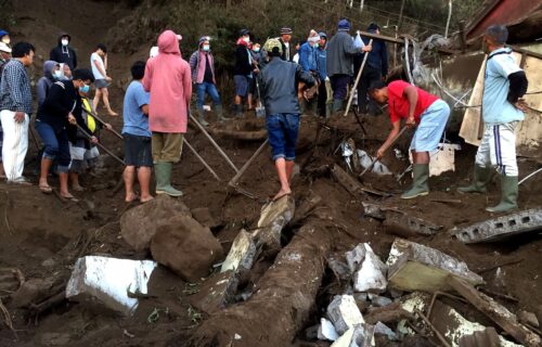 Opasno po turiste, tropski raj na udaru zemljotresa: Broje se MRTVI i povređeni na Baliju (FOTO+VIDEO)