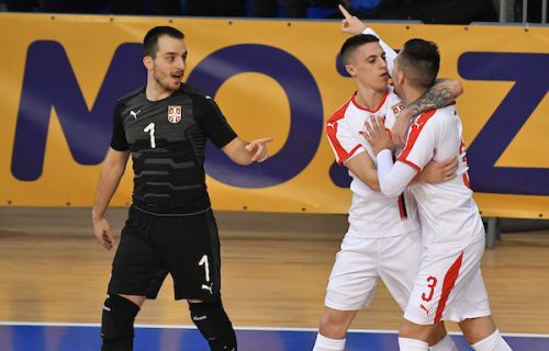 Neverovatan pogodak naših futsalera: Golman Srbije postigao gol sa celog terena (VIDEO)