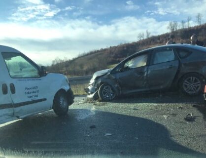 NOVA NESREĆA na auto-putu "Miloš Veliki": Direktan sudar kamiona i automobila, jedna osoba povređena