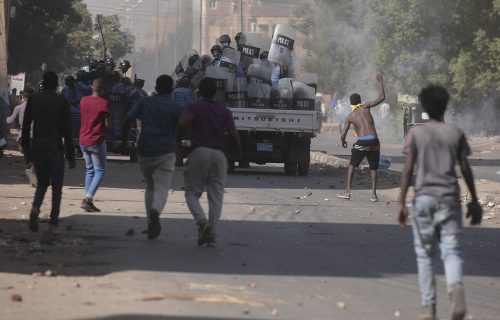 HAOS na ulicama Sudana: U krvavim demonstracijama UBIJENO najmanje 14 osoba, na desetine ranjeno (FOTO)