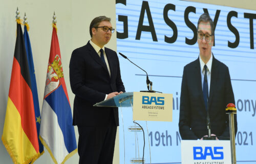 Važno je da se borimo za naš narod: Vučić odgovarao na pitanja novinara u Subotici (FOTO+VIDEO)