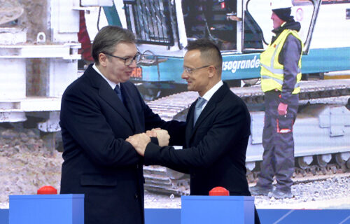 Predsednik Vučić sutra na sastanku sa Peterom Sijartom