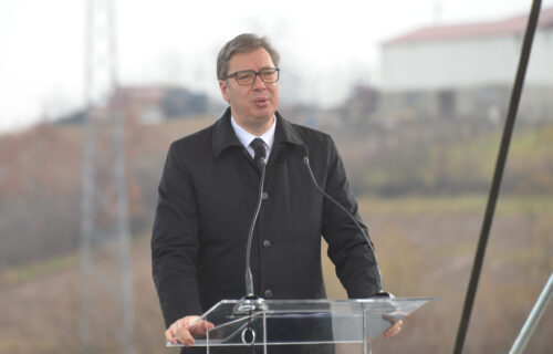 Vučić obišao radove na deonici Preljina-Požega: "Svi mogu da vide kojom brzinom Srbija napreduje"