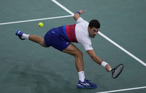 Šok na startu polufinala: Novak izgubio prvi set